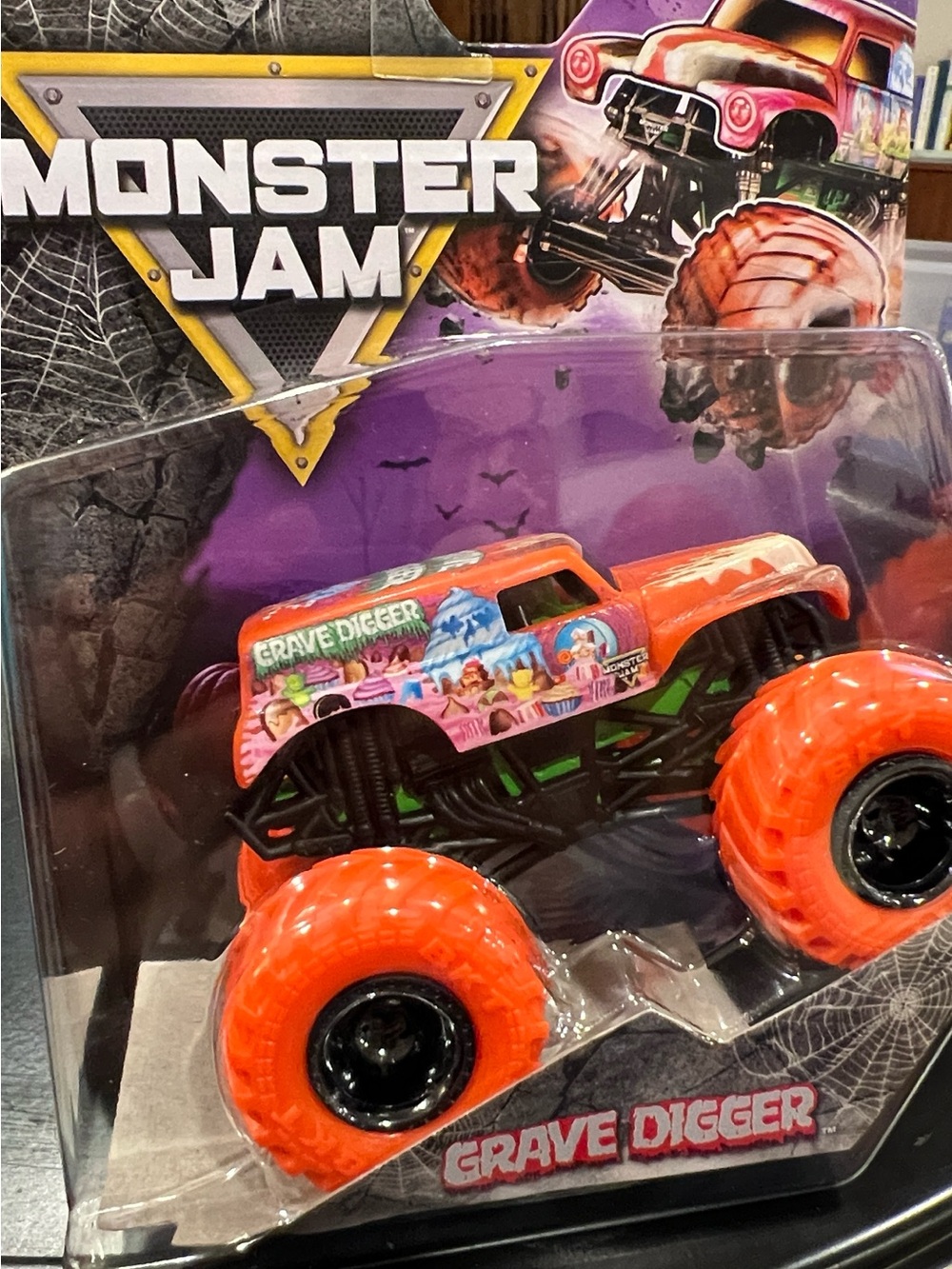 🔥Spin Master Monster Jam Grave Digger Spooky Collection Monster Truck - Orange